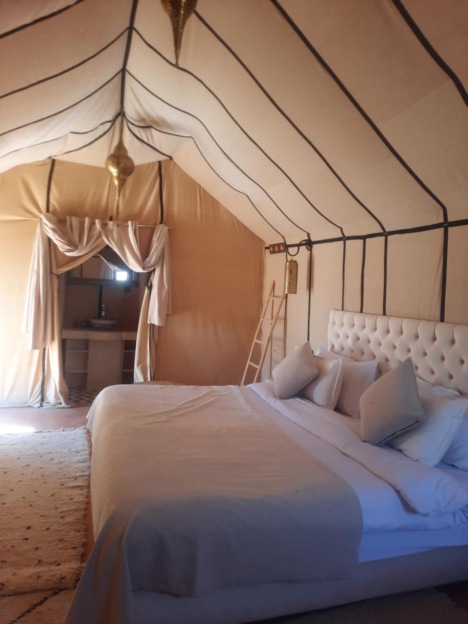 Готель Starlit Camp Мерзуга Екстер'єр фото