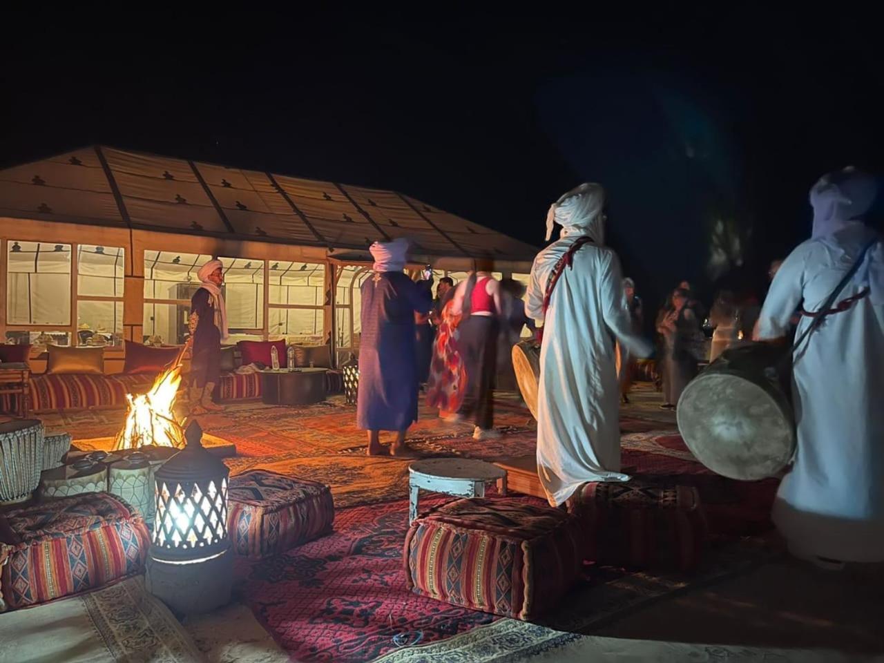 Готель Starlit Camp Мерзуга Екстер'єр фото