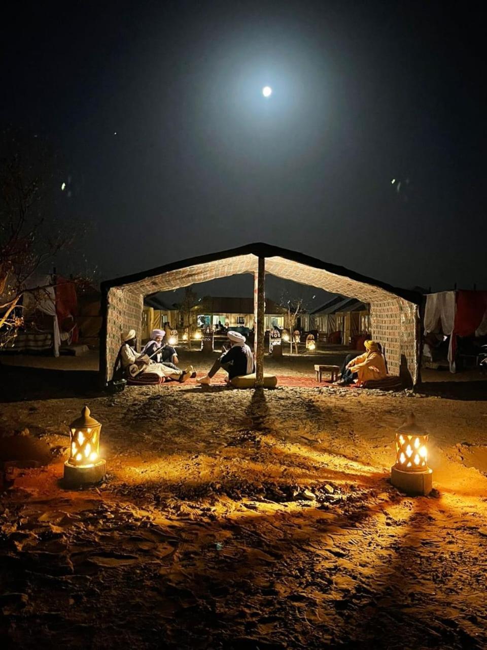 Готель Starlit Camp Мерзуга Екстер'єр фото